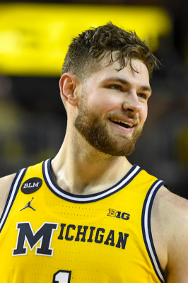 Corrigan's Gambling Corner: March Madness Best Bets: Sweet 16, Day 1