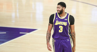 Lakers' Anthony Davis Out At Least 2-3 Weeks with Calf Strain